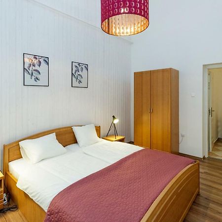 Sophie Apartman Eger Esterno foto