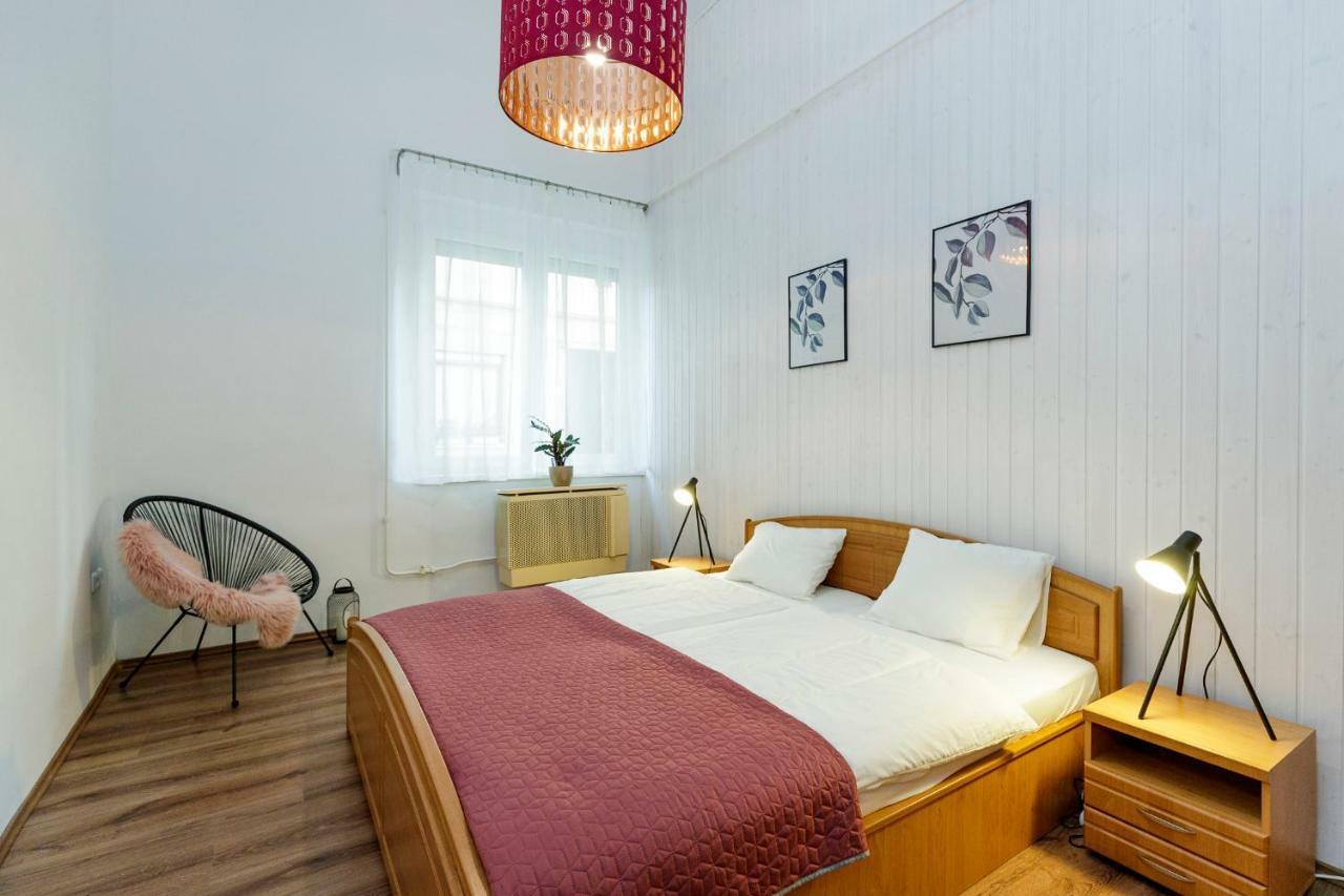 Sophie Apartman Eger Esterno foto